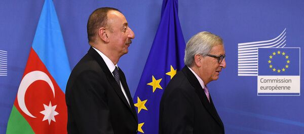 Президент Азербайджана Ильхам Алиев и председатель Европейской Комиссии Жан-Клод Юнкер - Sputnik Армения