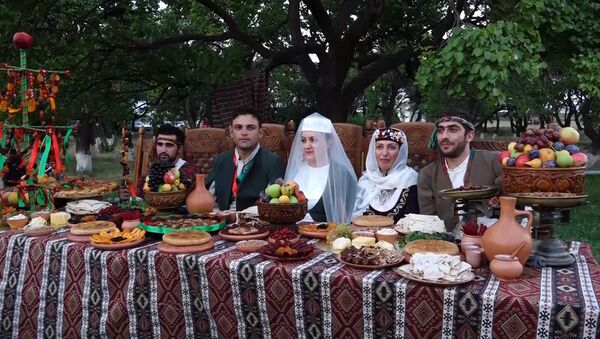Традиционная армянская свадьба в музее-заповеднике «Звартноц» привлекла и туристов - Sputnik Արմենիա