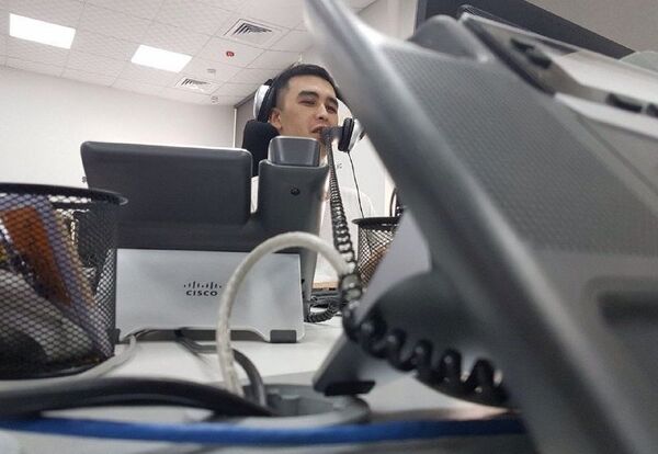 Журналист Алимджан Валиев за работой Журналист Алимджан Валиев за работой - Sputnik Արմենիա