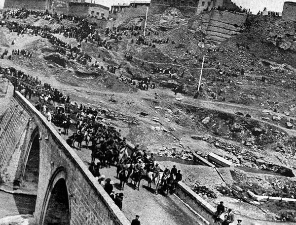 Երևանի պատմությունն աստիճանաբար ավերվում է. պատմական կամուրջը երկու դար չի նորոգվել Երևանի պատմությունն աստիճանաբար ավերվում է. պատմական կամուրջը երկու դար չի նորոգվել - Sputnik Արմենիա