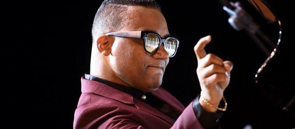 Афро-кубинкий джаз пианист Гонзало Рубалкаба на закрытии джаз фестиваля Yerevan Jazz Fest 2017 Афро-кубинкий джаз пианист Гонзало Рубалкаба на закрытии джаз фестиваля Yerevan Jazz Fest 2017 - Sputnik Արմենիա