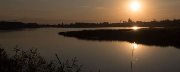 Вечер в Ереване. Ереванское озеро - Sputnik Армения