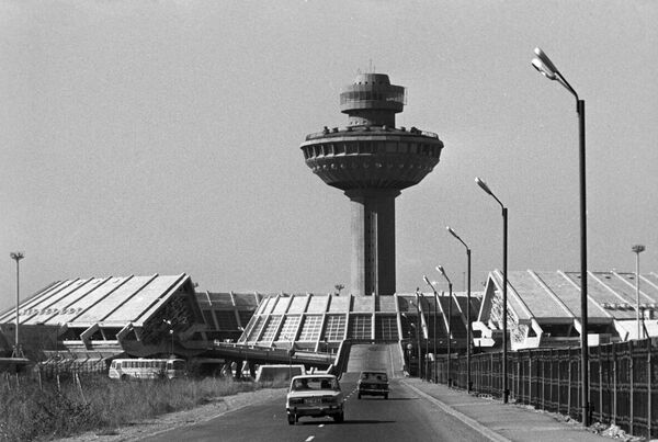 Звартноц против Азнавура: как в Минкультуры Армении рождаются заразно креативные идеи - Sputnik Армения