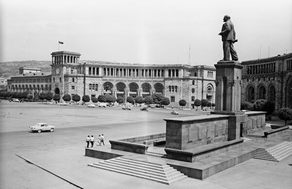 Что было неподвластно времени, или Разрушенные вследствие дремучести символы Еревана - Sputnik Армения