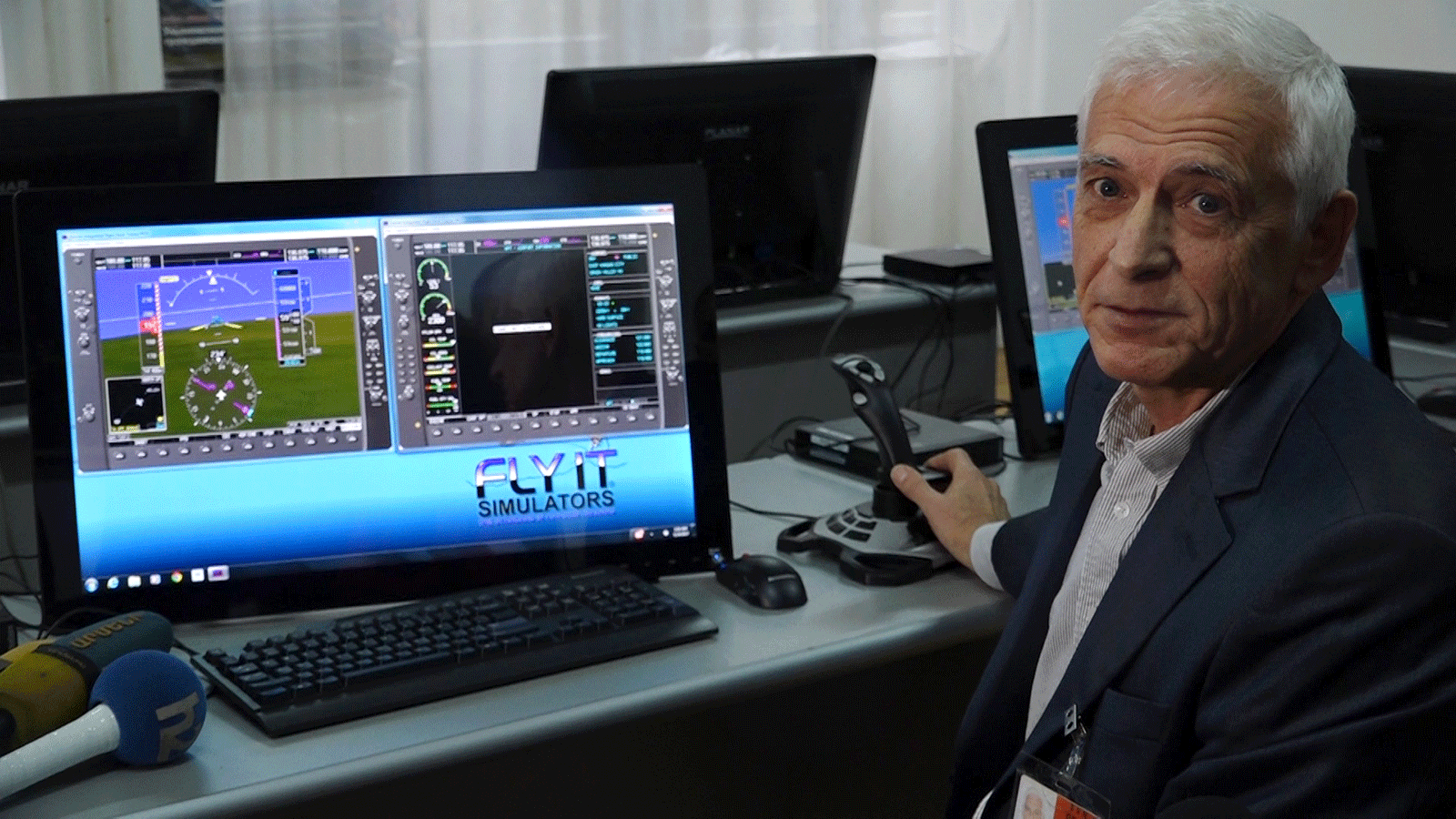 Главный управления гражданской авиации, управления летной деятельности, главный специалист-инспектор Мисак Дойдоян Главный управления гражданской авиации, управления летной деятельности, главный специалист-инспектор Мисак Дойдоян - Sputnik Արմենիա