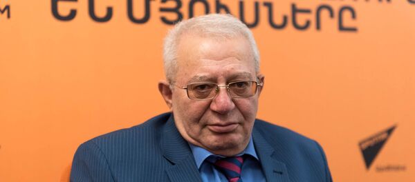 Грач Берберян Грач Берберян - Sputnik Արմենիա