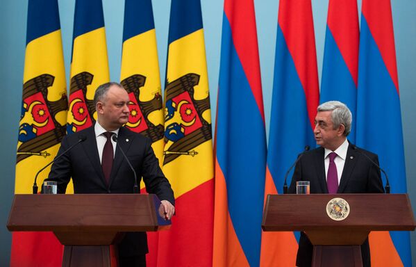Встреча президента Молдовы Игоря Додона и президента Армении Сержа Саргсяна - Sputnik Армения