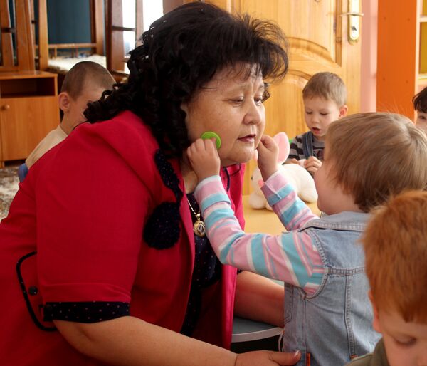 Директор усть-каменогорского детского дома Умiт Майра Бейсеканова - Sputnik Армения