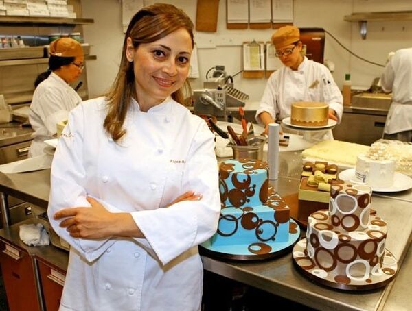 Флора Агабабян - международный шеф-кондитер и дизайнер тортов Флора Агабабян - международный шеф-кондитер и дизайнер тортов - Sputnik Армения
