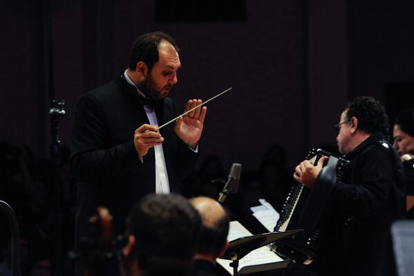 Концерт известного французского аккордеониста Ришара Гальяно совместно с Государственным камерным оркестром Армении - Sputnik Армения