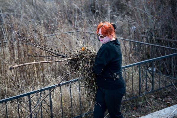Կազակների լքված գերեզմանատան մաքրման աշխատանքները Ստեփանավանում - Sputnik Արմենիա