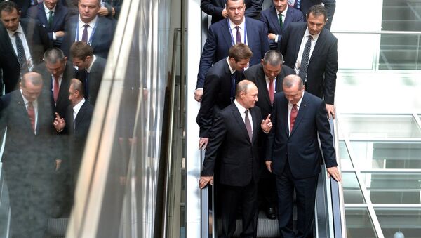 Президенты РФ Владимир Путин и Турции Реджеп Эрдоган перед началом специальной сессии 23-го Мирового энергетического конгресса. - Sputnik Армения