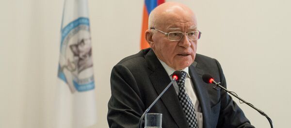 Встреча с кардиохирургом Лео Бокерия Встреча с кардиохирургом Лео Бокерия - Sputnik Армения