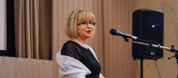 В Посольстве Российской Федерации в Республике Армения в рамках проекта Дипломатические нотынакануне прошла презентация международного музейного проекта Оренбургский пуховый платок – с любовью к матери - Sputnik Армения