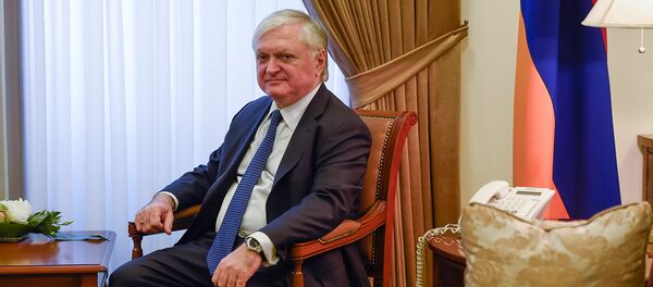 МИД Армении Эдвард Налбандян во время встречи с Сергеем Лавровым МИД Армении Эдвард Налбандян во время встречи с Сергеем Лавровым - Sputnik Արմենիա