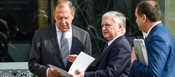 Открытие выставки 25 лет. Дружба проверенная веками. МИД РА Эдвард Налбандян, МИД РФ Сергей Лавров - Sputnik Армения