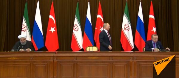 Путин уронил стул, на котором сидел Реджеп Тайип Эрдоган - Sputnik Армения