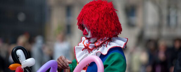 Уличный актер - клоун. Кельн, Германия Уличный актер - клоун. Кельн, Германия - Sputnik Արմենիա