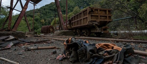 Заброшенный рудник по добыче меди города Ахтала - Sputnik Армения