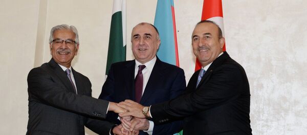 Трехсторонняя встреча глав МИД Азербайджана, Турции и Пакистана Трехсторонняя встреча глав МИД Азербайджана, Турции и Пакистана - Sputnik Армения