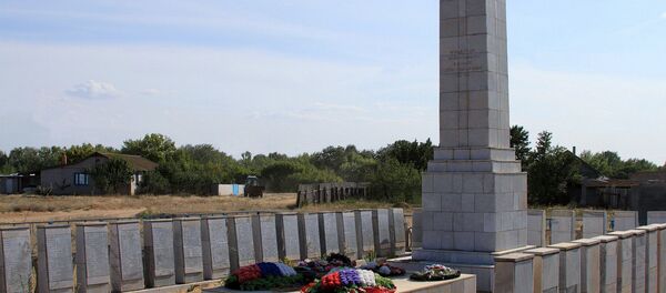 Воинскoe захороненe. Хутор Песковатка, Городищенский район, Волгоградская область, РФ - Sputnik Армения
