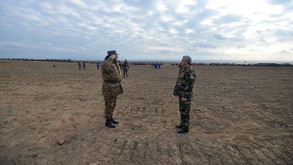 Президент Серж Саргсян посетил военные учения в Арцахе - Sputnik Արմենիա