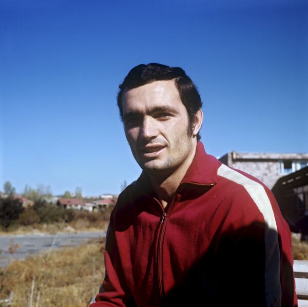 Полузащитник Сергей Бондаренко Полузащитник Сергей Бондаренко - Sputnik Армения