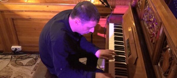 «Ջազ` հայկական ակցենտով» ազգագրական ջազ–նախագծի հիմնադիր Արտյոմ Լալայանը Մոսկվայում ելույթ է ունեցել «Լիրիկա և էքսպրերիա» խորագրով «Ջազ` հայկական ակցենտով» ազգագրական ջազ–նախագծի հիմնադիր Արտյոմ Լալայանը Մոսկվայում ելույթ է ունեցել «Լիրիկա և էքսպրերիա» խորագրով - Sputnik Արմենիա