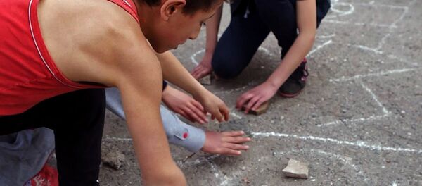 Дети играют в 7 камней - Sputnik Արմենիա