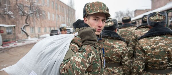 Зимний призыв в армию 2017, Ереван. Республиканский сборный пункт Зимний призыв в армию 2017, Ереван. Республиканский сборный пункт - Sputnik Армения