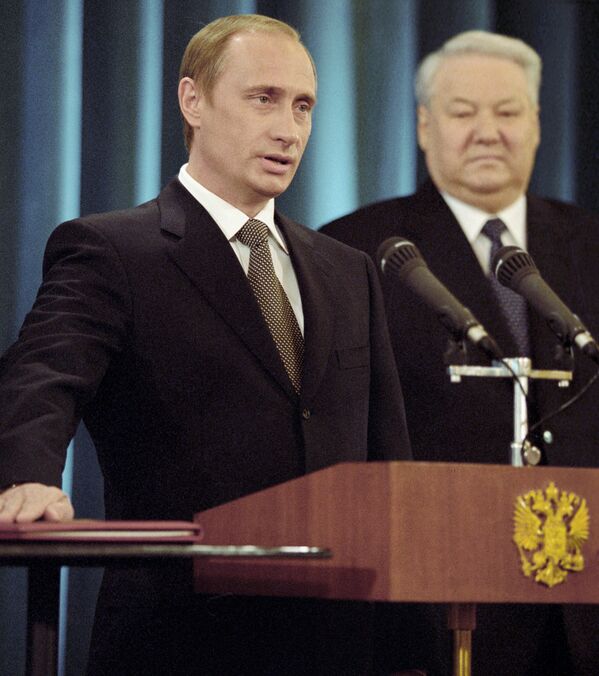 Владимир Путин дает присягу Президента Российской Федерации, 2000 год - Sputnik Армения