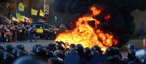 Пикет в поддержку закона о люстрации власти в Киеве - Sputnik Армения