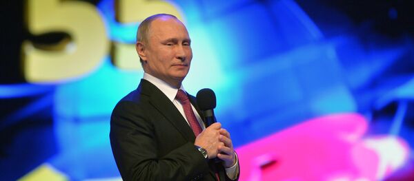 Президент РФ В. Путин на юбилейной игре КВН в Москве Президент РФ В. Путин на юбилейной игре КВН в Москве - Sputnik Արմենիա