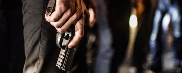 Молодые люди во время очередного рейда. Молодые люди во время очередного рейда. - Sputnik Армения