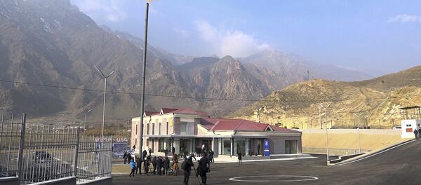 Հայաստանի ու Իրանի սահմանին բացվեց «Մեղրի» ազատ առտրի գոտին Հայաստանի ու Իրանի սահմանին բացվեց «Մեղրի» ազատ առտրի գոտին - Sputnik Արմենիա