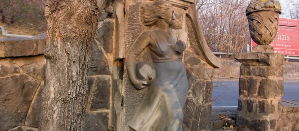 Девушка с кувшином - Sputnik Армения