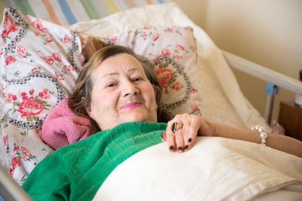 Житель дома престарелых Анаит Захарян Житель дома престарелых Анаит Захарян - Sputnik Армения