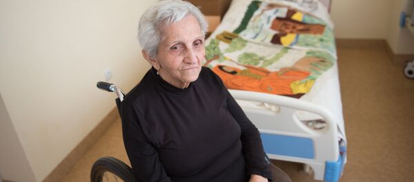 Житель дома престарелых Грета Манучарян Житель дома престарелых Грета Манучарян - Sputnik Армения