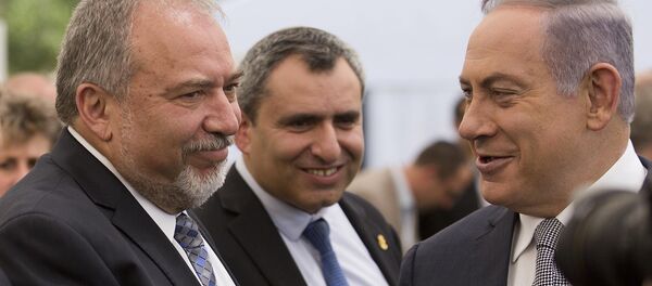 Министр обороны и премьер-министр Израиля Авигдор Либерман и Бенямин Нетаньяху Министр обороны и премьер-министр Израиля Авигдор Либерман и Бенямин Нетаньяху - Sputnik Արմենիա