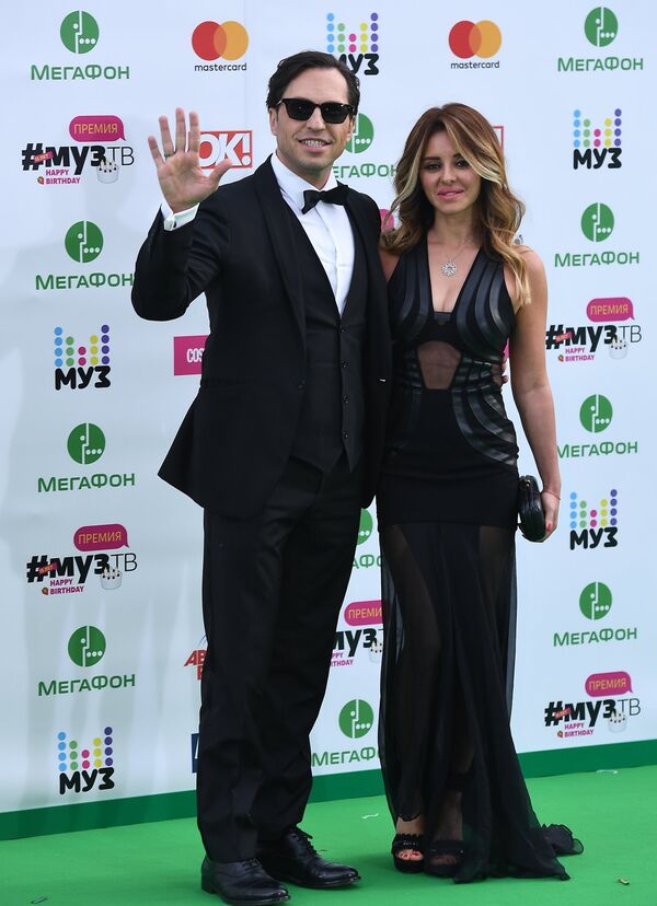 Шоумен Александр Ревва с супругой Анжеликой  - Sputnik Армения
