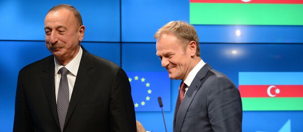 Встреча Д. Туска и И. Алиева в рамках заседания МИД ЕС в Брюсселе - Sputnik Армения
