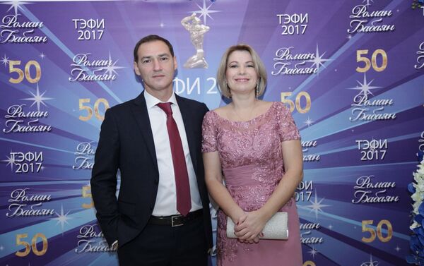 Роман Бабаян с супругой Мариной - Sputnik Армения