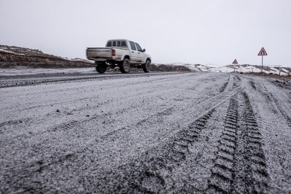 Սերը տարիք չի հարցնում․ հին ջիփերը գրավում են հայերի սրտերը Սերը տարիք չի հարցնում․ հին ջիփերը գրավում են հայերի սրտերը - Sputnik Արմենիա