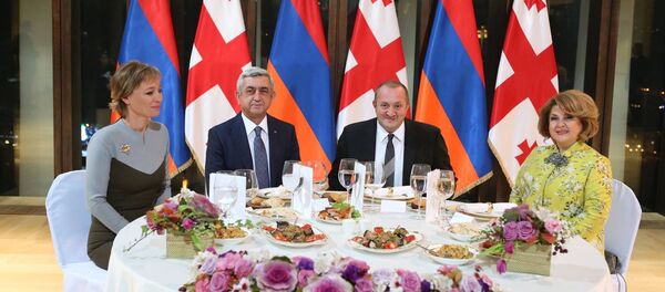 Соседи должны дружить: президента Армении приняли в Тбилиси Соседи должны дружить: президента Армении приняли в Тбилиси - Sputnik Армения