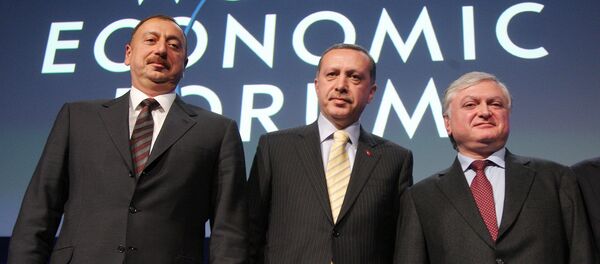 МИД Армении Э.Налбандян, Президент Азербайджана И.Алиев, премьер-министр Турции Р.Эрдоган на Всемирном Экономическом Форуме /29 янвяря 2009/. Давос, Швейцария МИД Армении Э.Налбандян, Президент Азербайджана И.Алиев, премьер-министр Турции Р.Эрдоган на Всемирном Экономическом Форуме /29 янвяря 2009/. Давос, Швейцария - Sputnik Армения