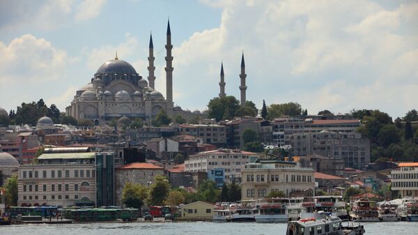 Вид на Голубую мечеть через пролив Босфор в Стамбуле, Турция - Sputnik Արմենիա