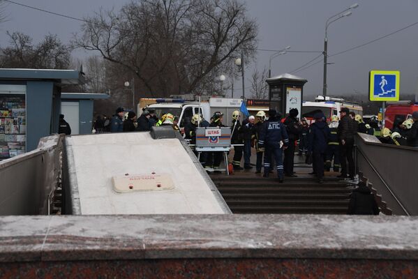 На западе Москвы автобус въехал в подземный переход - Sputnik Армения