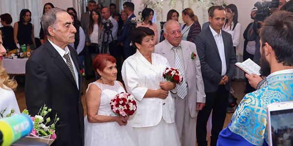 Свадьба в доме престарелых: Валериана Торосяна и Аракс Акопян Свадьба в доме престарелых: Валериана Торосяна и Аракс Акопян - Sputnik Արմենիա